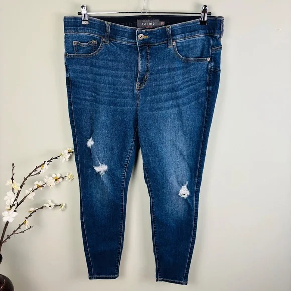 Torrid Dark Blue Skinny Jeans - Picture 2 of 4